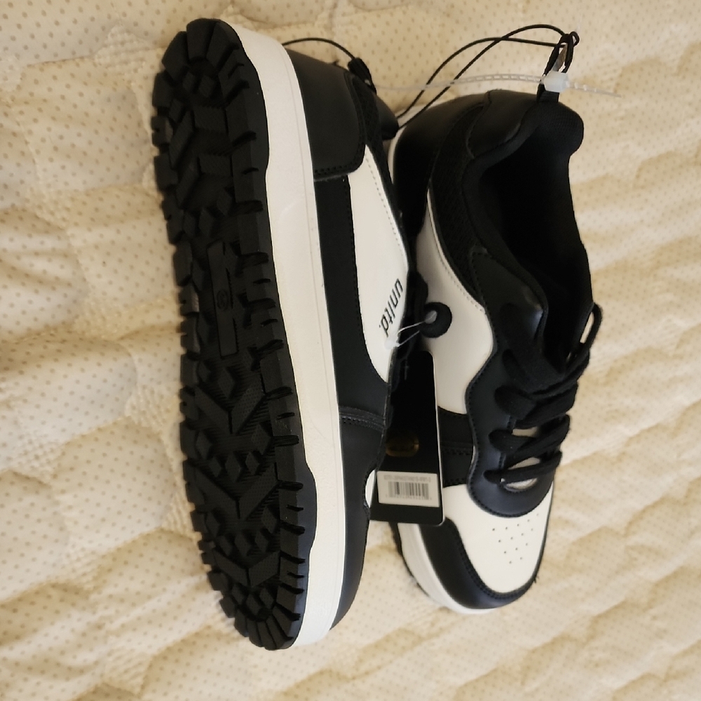 Ecko Unlimited Black and White Kids Sneakers - Picture 2 of 6